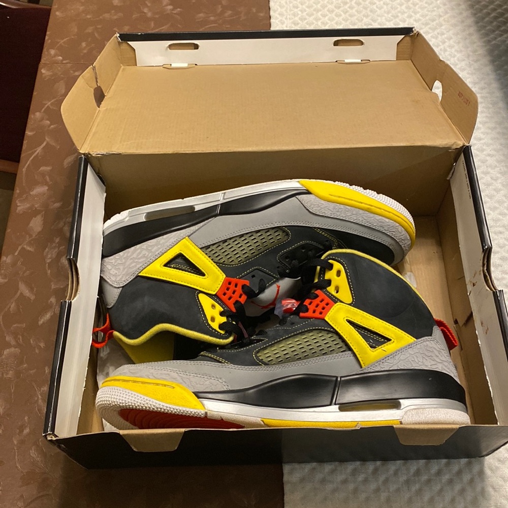 Jordan Spizike Shoes. Original Box.